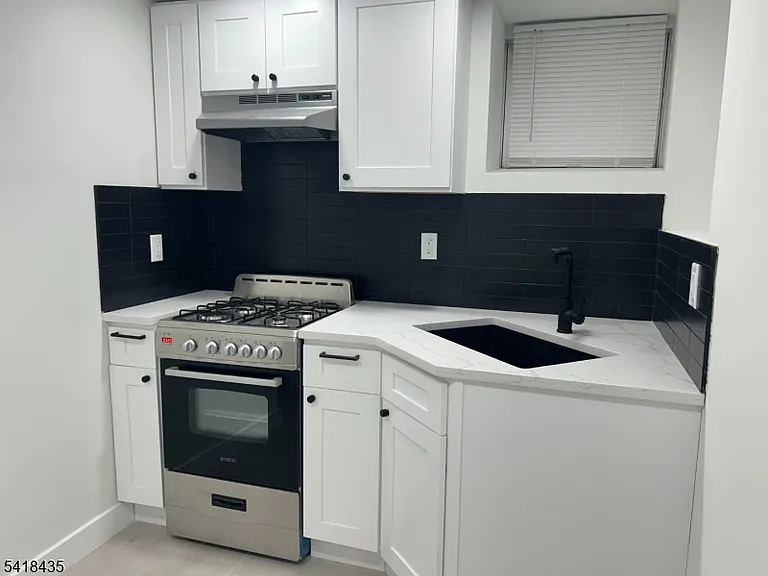 437 Bramhall Ave #1B — Photo 6