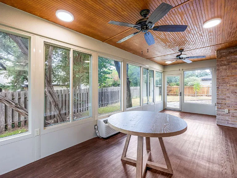 10502 Spicewood Pkwy — Photo 32