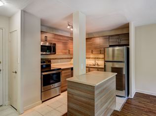 Lake Promenade Community - 240 Lake Promenade, Toronto, ON M8W 1B2