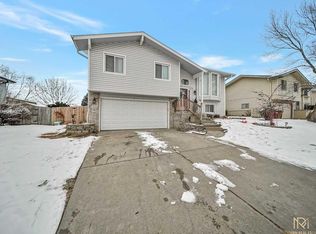 4900 W Thatcher Ln, Lincoln, NE 68528