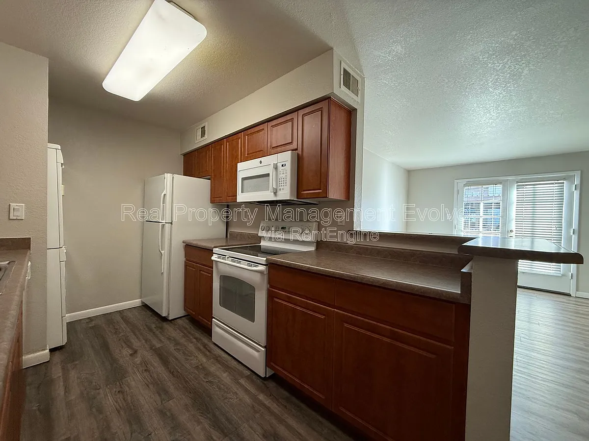 Photo 1 of 27 - 5995 N 78th St #1062 - Scottsdale, AZ Primary Photo - 5995 N 78th St #1062