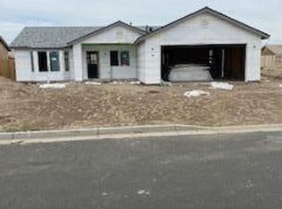 674 W Red Oak Ave N, Porterville, CA