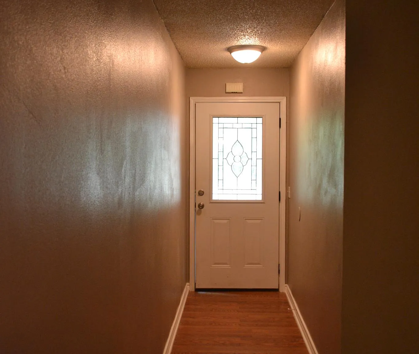 3 bed, 1410 sqft, $1,300 — Photo 4