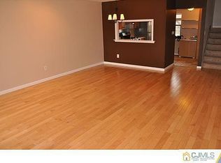 605 Woodbridge Comns Way, Iselin, NJ 08830