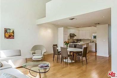 3rd image of 1006 Carol Dr APT 3