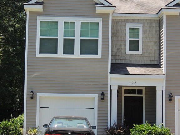 2nd image of 1123 Santa Elena Way