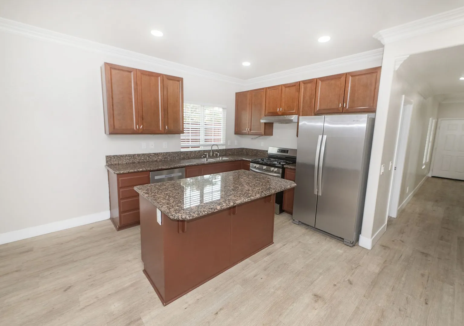 Amazing 3BR/2.5BA single family home! $3495/month — Photo 1