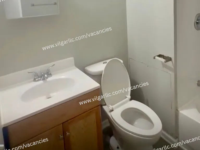 4842 Northcote Ave — Photo 10