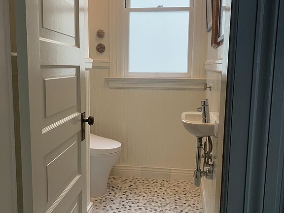 4th image of 2161 Jones St