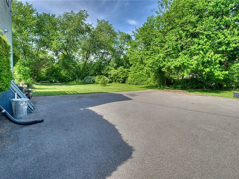535 Ten Rod Rd #B — Photo 7