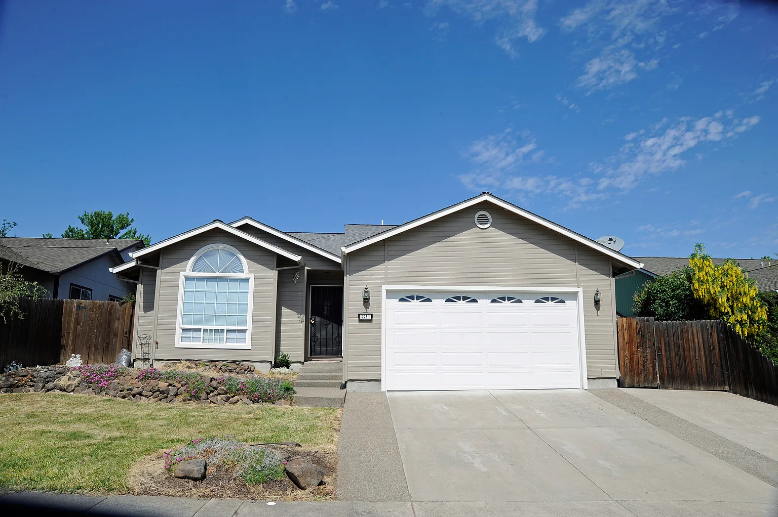 225 Meadow Slope Dr photo 1