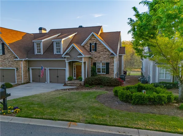 327 Arsenal Dr, Ninety Six, SC 29666