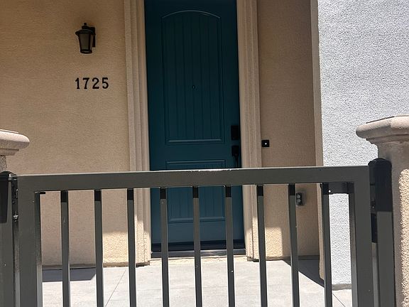 2nd image of 1725 Laurelwood Way