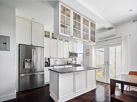 4th image of 164 Saint Nicholas Ave