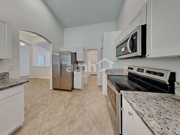 3rd image of 2063 Forest Gate Dr W
