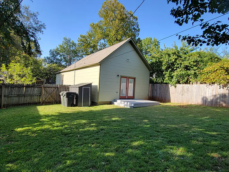314 Oak St NE — Photo 23