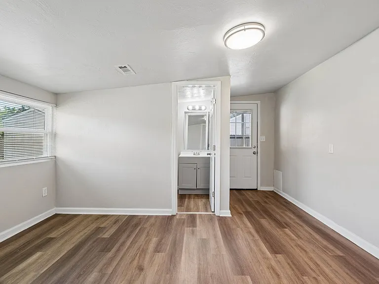 510 N Marshall Dr — Photo 17