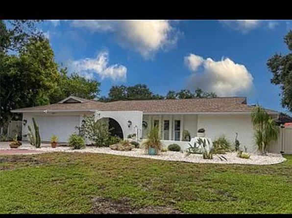 603 Saint Andrews Dr, Sarasota, FL 34243