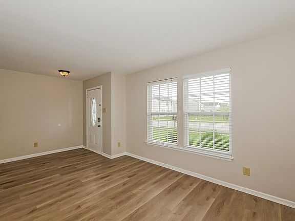 5th image of 10646 Pavilion Dr