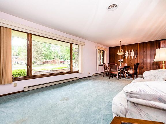 5th image of 3516 Pine Ct