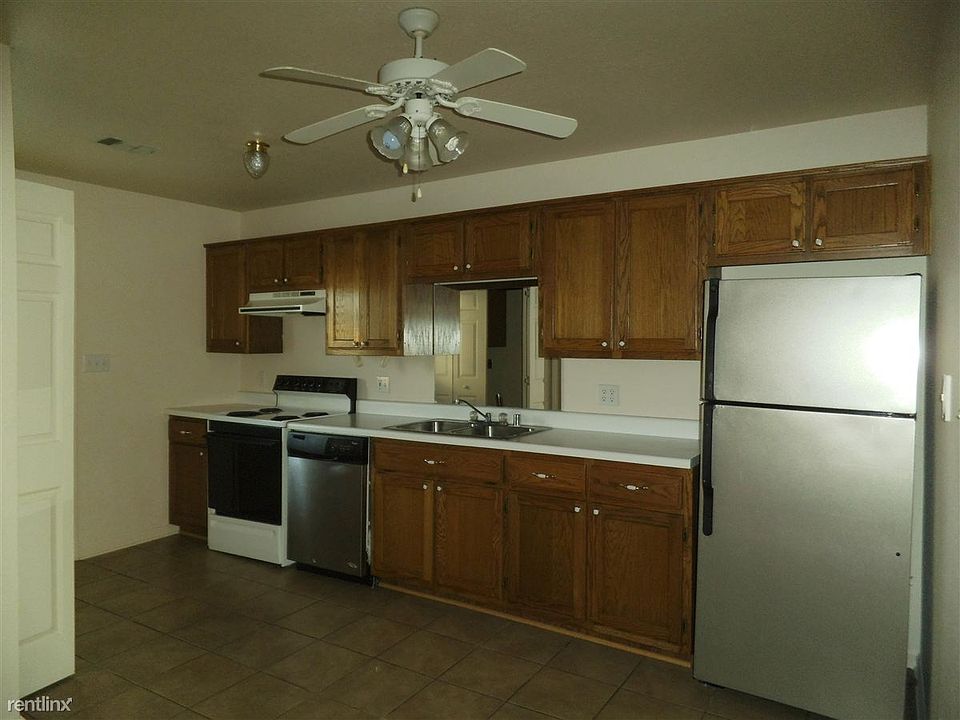 435 E Court #3 Kitchen/Dining