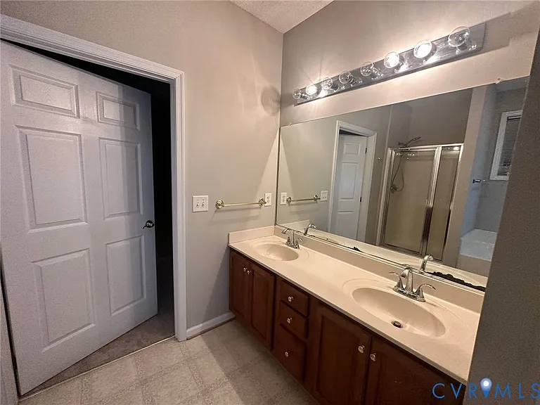 5442 Fuller Dr — Photo 16