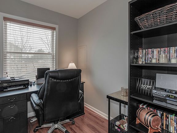 5th image of 3758B Madison Ln