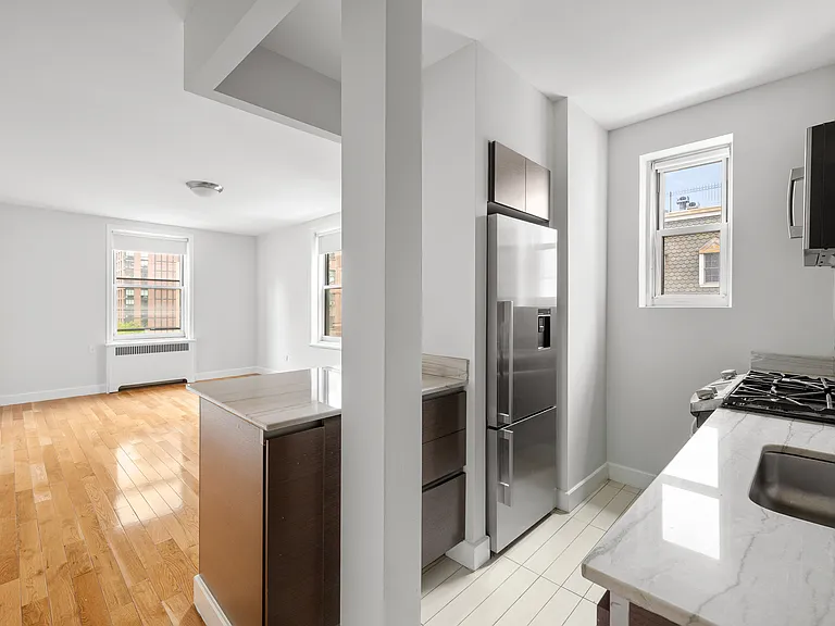 364 W 18th St #4N — Photo 6