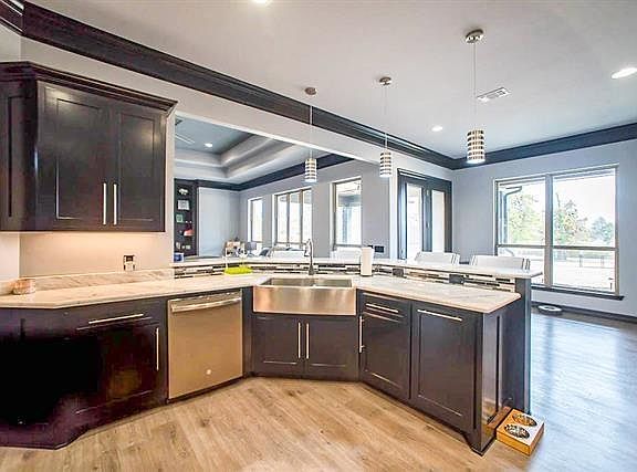 5th image of 3810 48th St NE