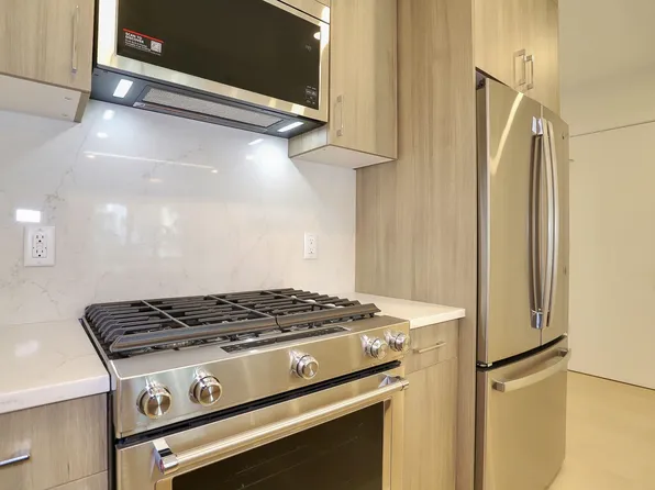 303 Madison Street image 5 of 18