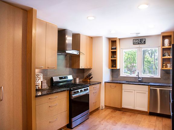 5th image of 1703 Beverly Pl