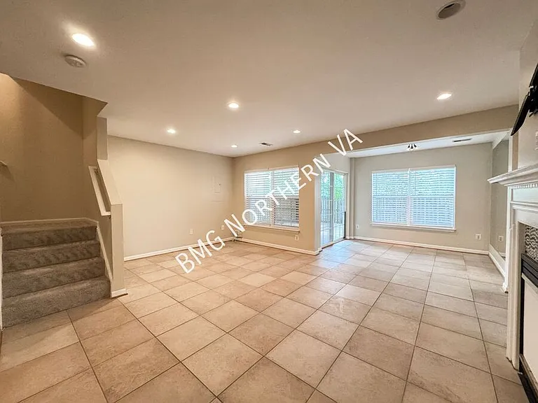 10230 Magnolia Grove Dr — Photo 24