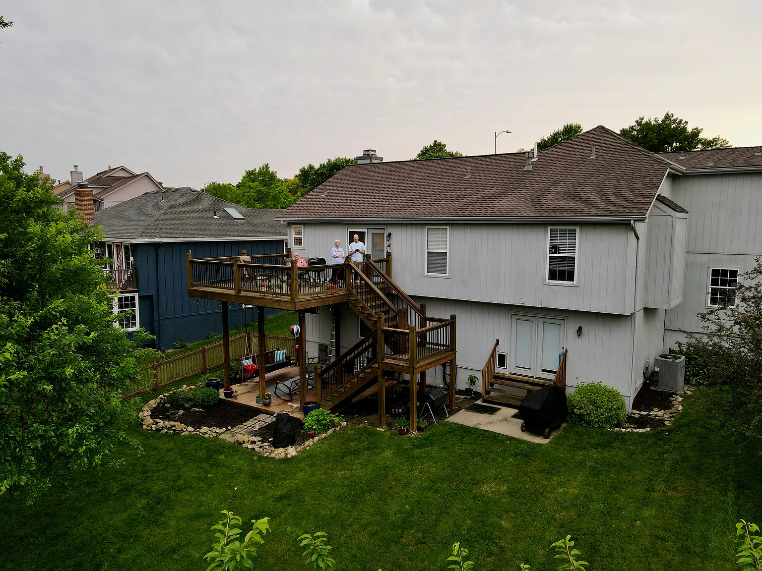 4 bed, 2400 sqft, $2,800 — Photo 2