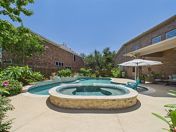 3rd image of 1558 Tahoe Court