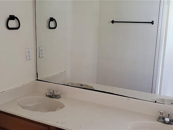 5th image of 2504 Remington Dr