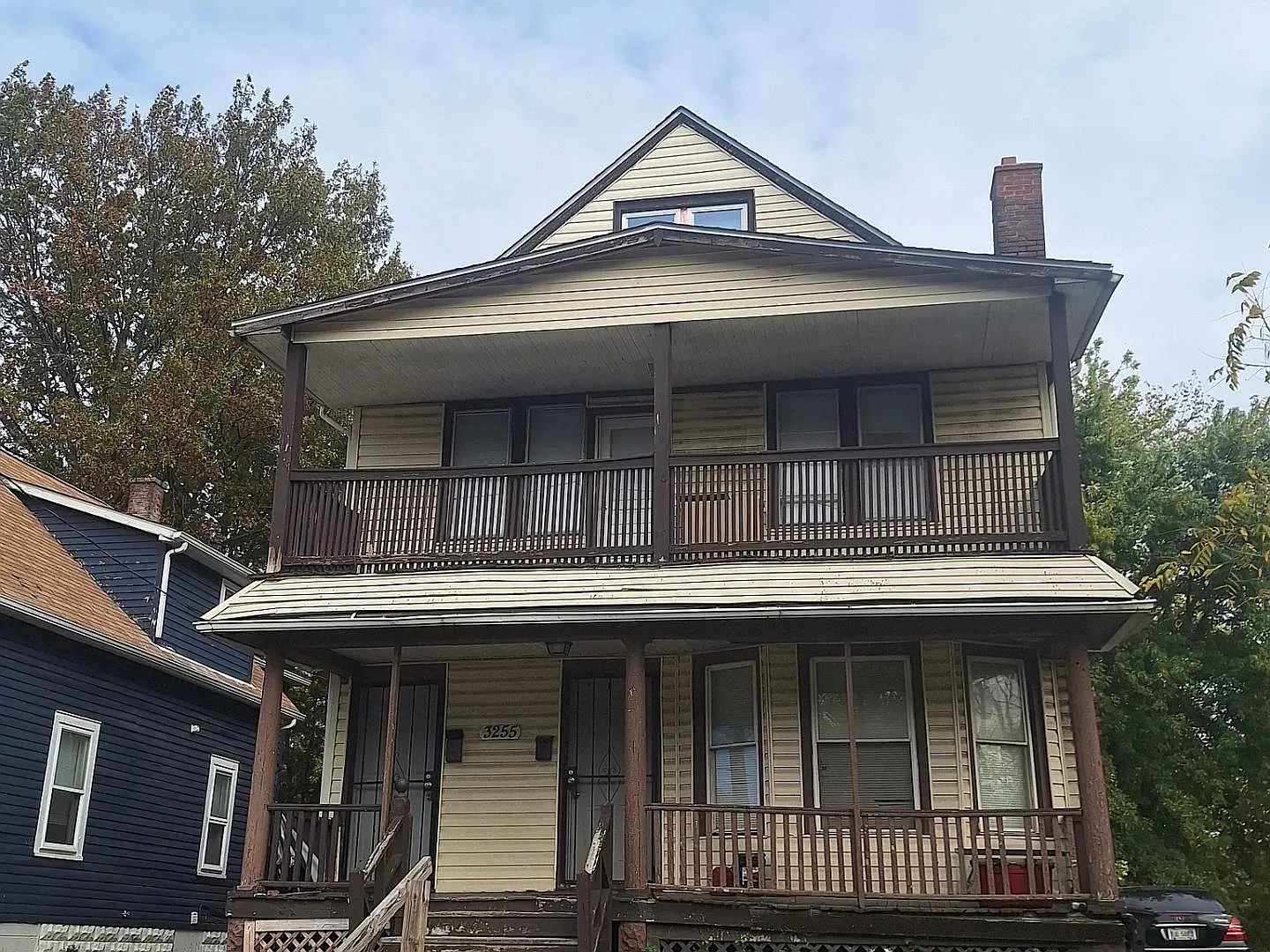 3255 E 130th St photo 1