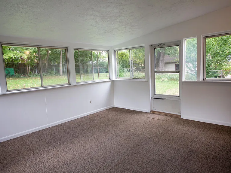 204 Hazelwood Dr — Photo 18
