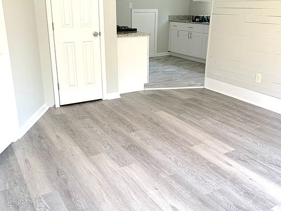 5th image of 809 Norman Ave Unit B