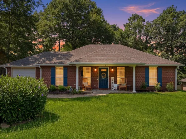 102 Howard Dr, Hattiesburg, MS 39402