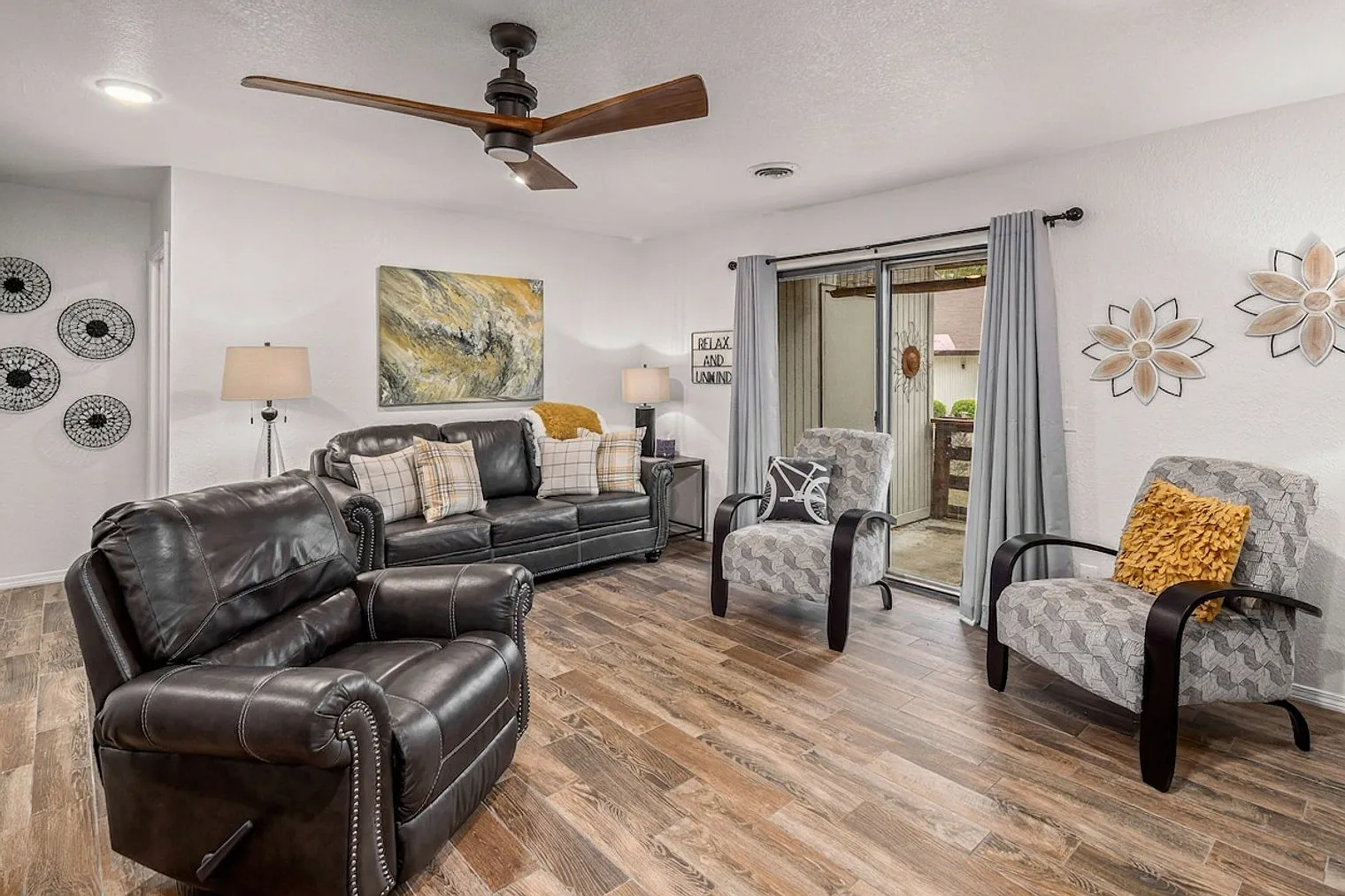 2 bed, 2.0 bath, 1119 sqft, $1,771 — Photo 2