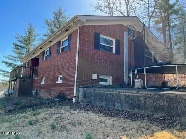 361 Skyline Dr, Oneida, TN 37841