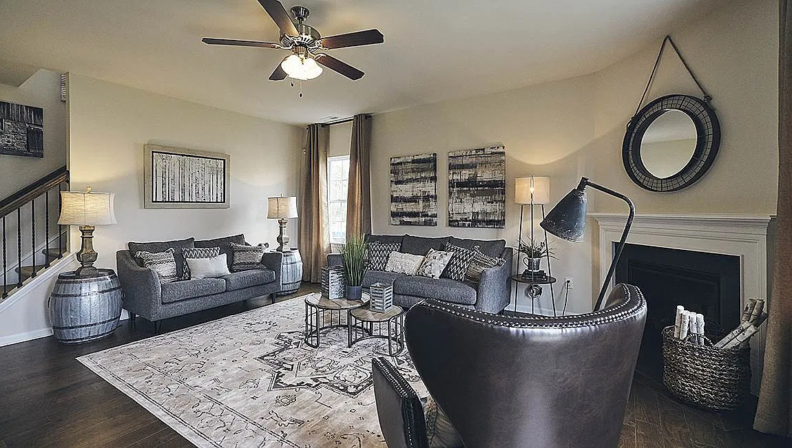 4 bed, 2546 sqft, $2,100 — Photo 3