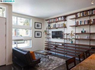 4 Moss Ln, Oakland, CA 94608