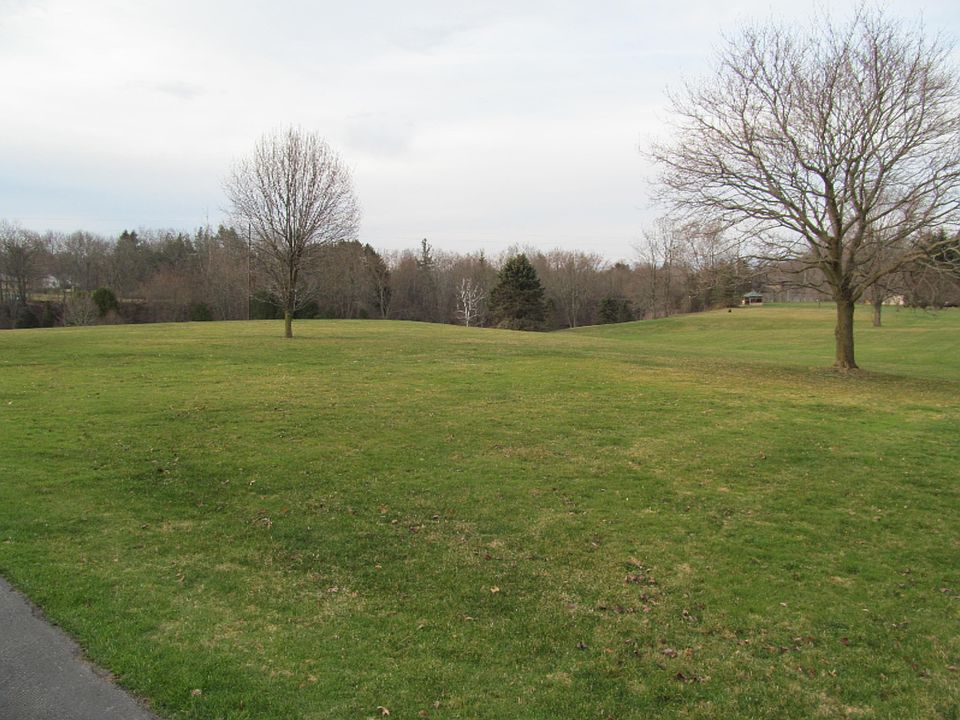 1st image of Crockery Creek Dr