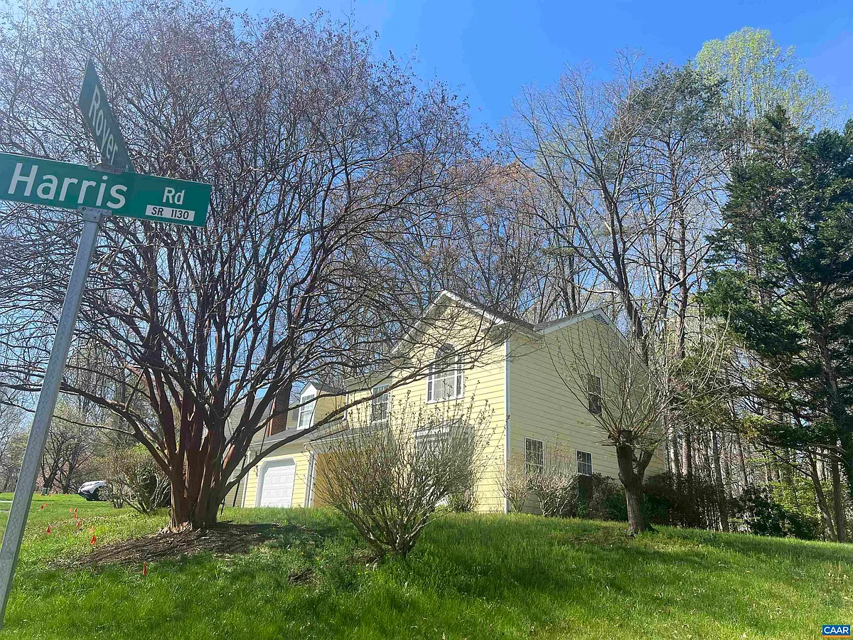 Building Photo - 901 Royer Dr