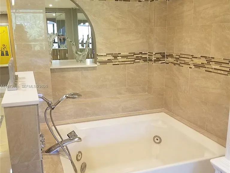151 Crandon Blvd #430 — Photo 10