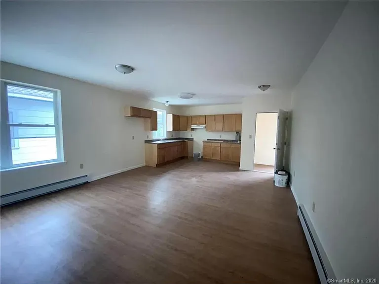 65 Charlotte St #2E — Photo 7