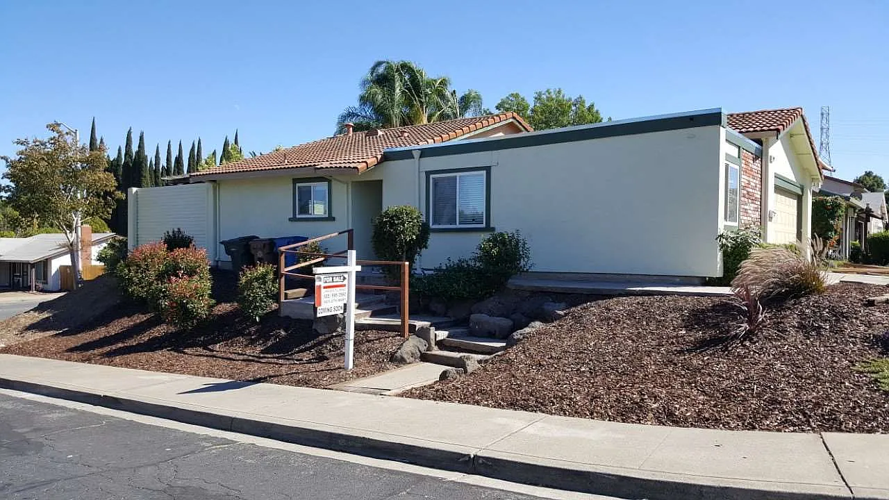 3201 Madrone St photo 1