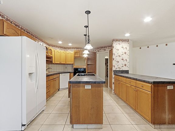 5th image of 7100 NE 151st Cir