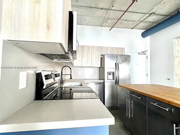 5th image of 444 NE 30th St Unit 505